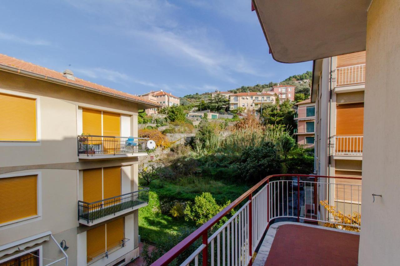 Clocky Home Finale Ligure Bagian luar foto